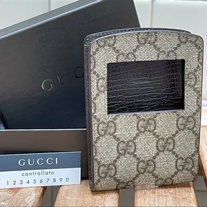 New vintage Gucci iPod Gen 1 purse